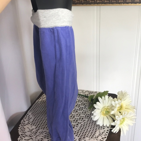 Nike Lounge Capris - Picture 2 of 4